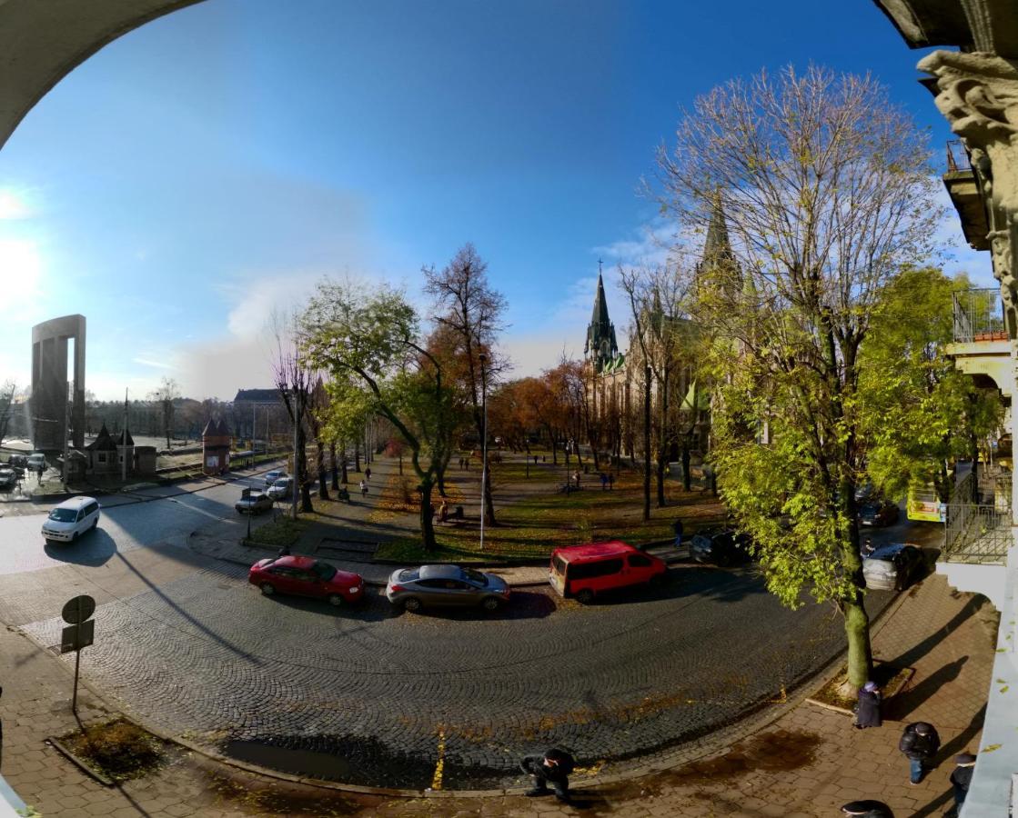 Hostel Drive Lviv Buitenkant foto